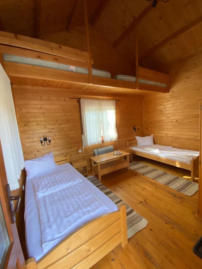 Gyopar Wooden Houses Izvoare  Buitenkant foto